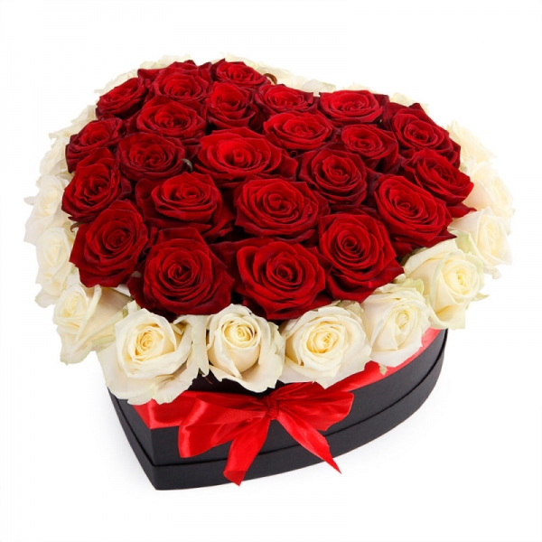  Belek Çiçek Gönder - Kalp Kutuda Beyaz Kırmızı Gül