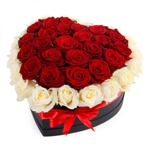  Belek Çiçek Gönder - Kalp Kutuda Beyaz Kırmızı Gül